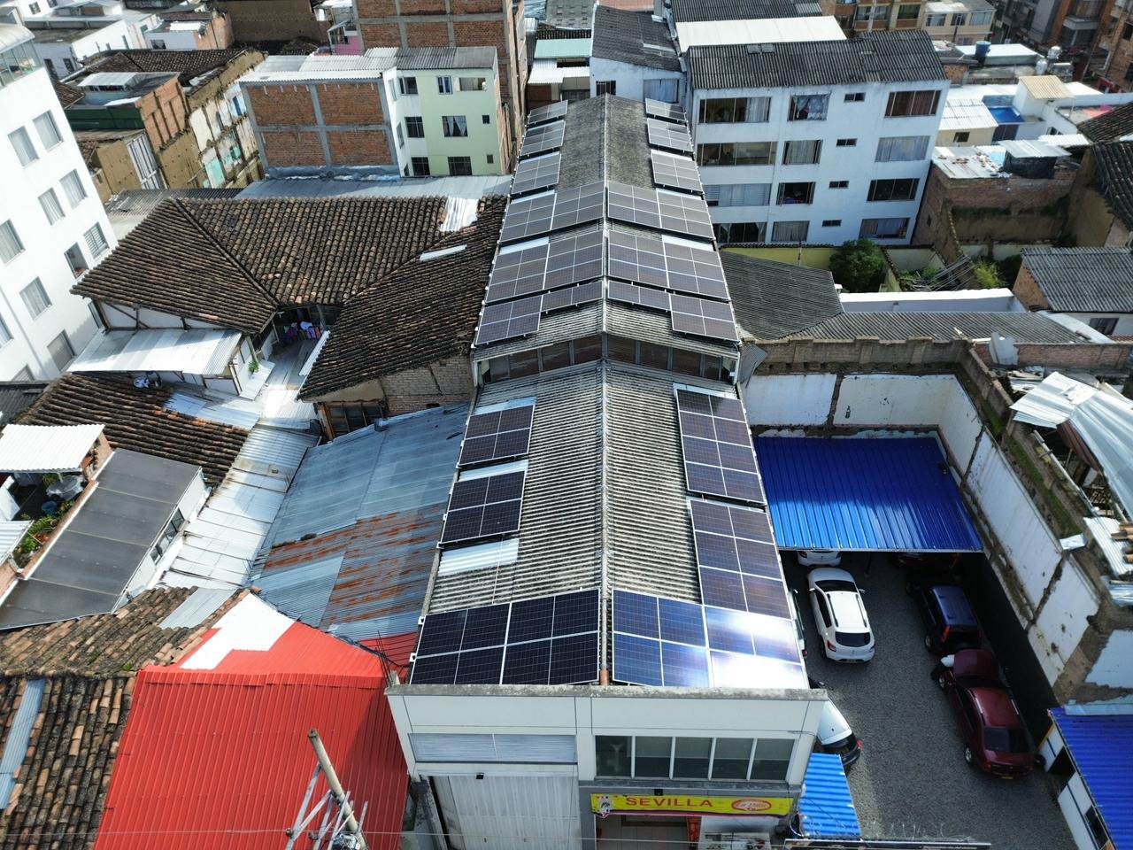 Instalación solar publicada en el portafolio de Zolaris como Carnes Niko